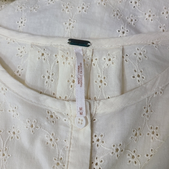 FREE PEOPLE Stars Align Long Sleeve Button Down Cotton Eyelet Top Size M - Picture 14 of 16
